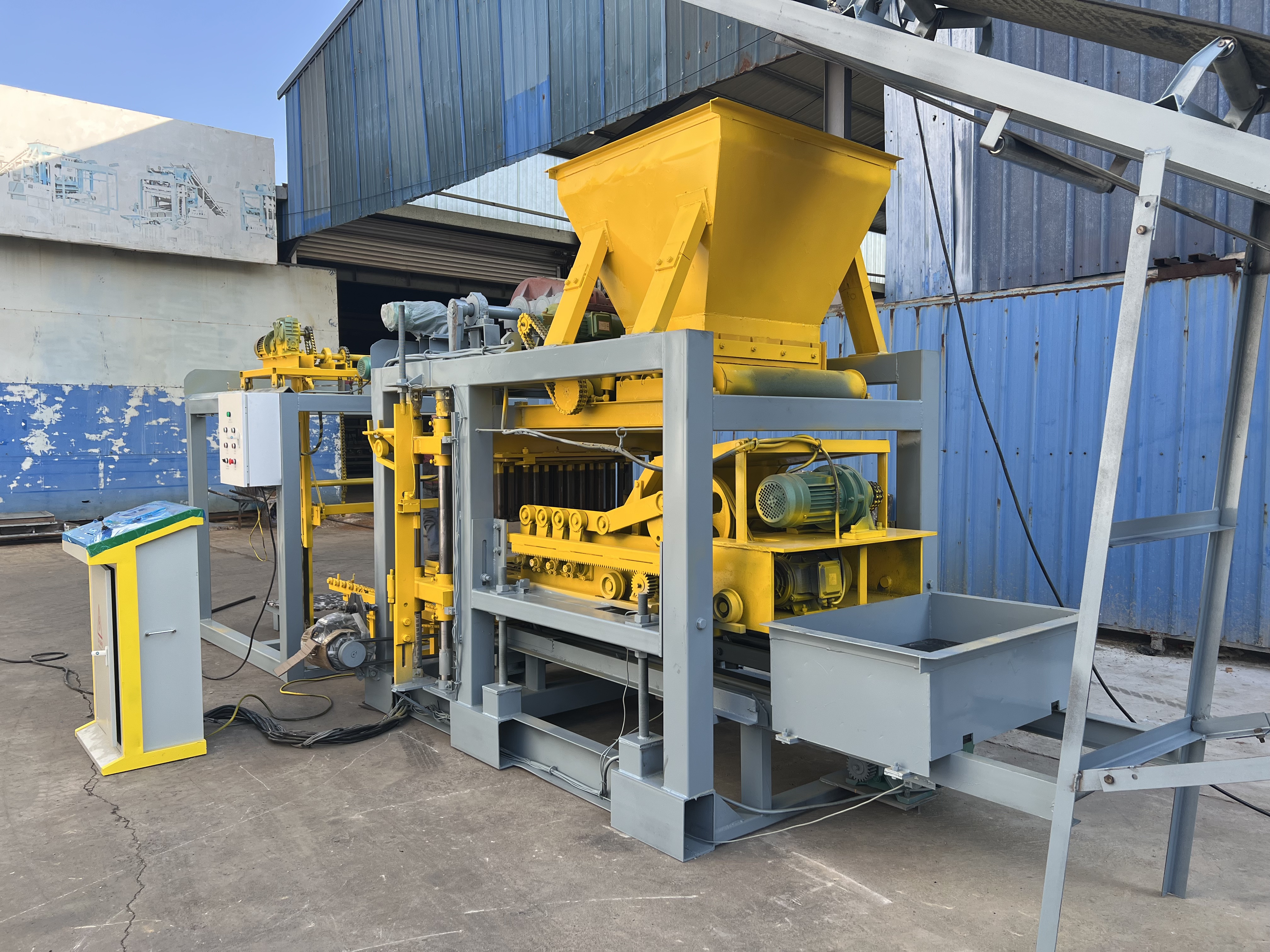 4 - 25 Полностью автоматическая машина для испытания кирпича