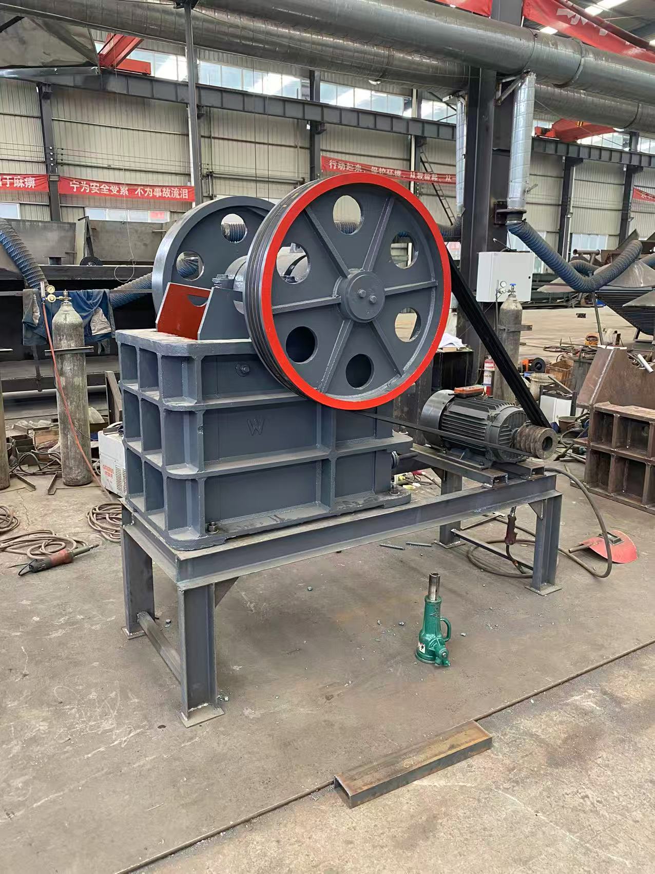 Металлическая дробилка